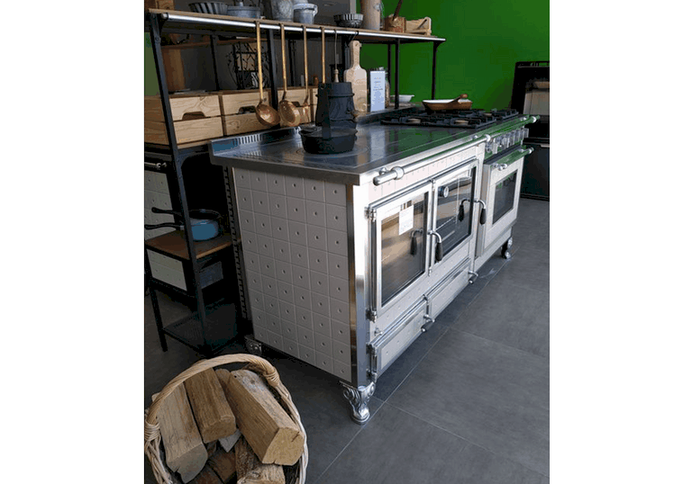 Showroom cuisinières à bois