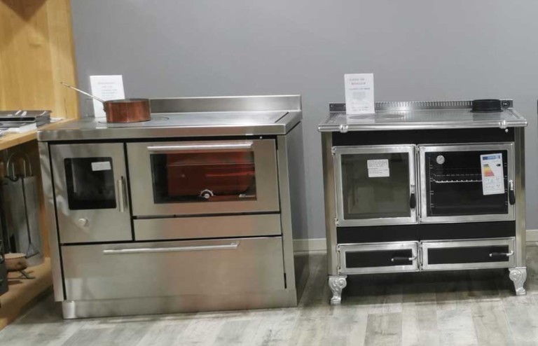Showroom cuisinières à bois