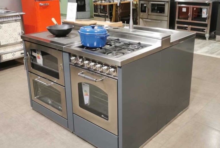 Showroom cuisinières à bois